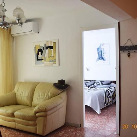 Apartamento En El Centro De Alicante Bagian luar foto