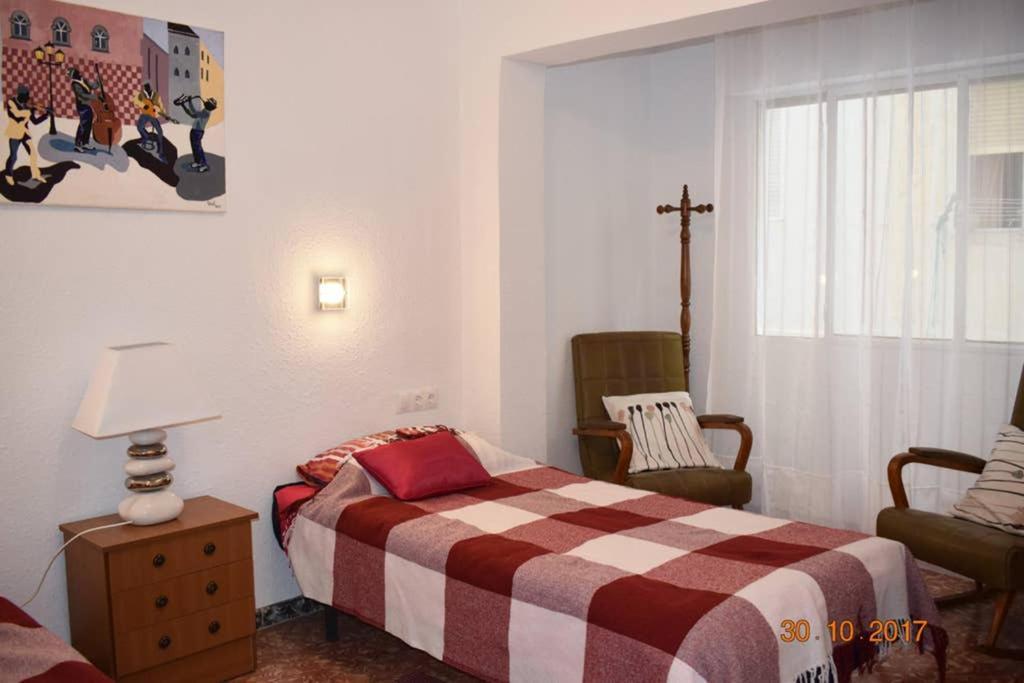 Apartamento En El Centro De Alicante Bagian luar foto