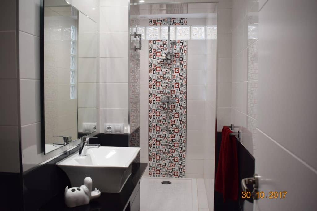 Apartamento En El Centro De Alicante Bagian luar foto
