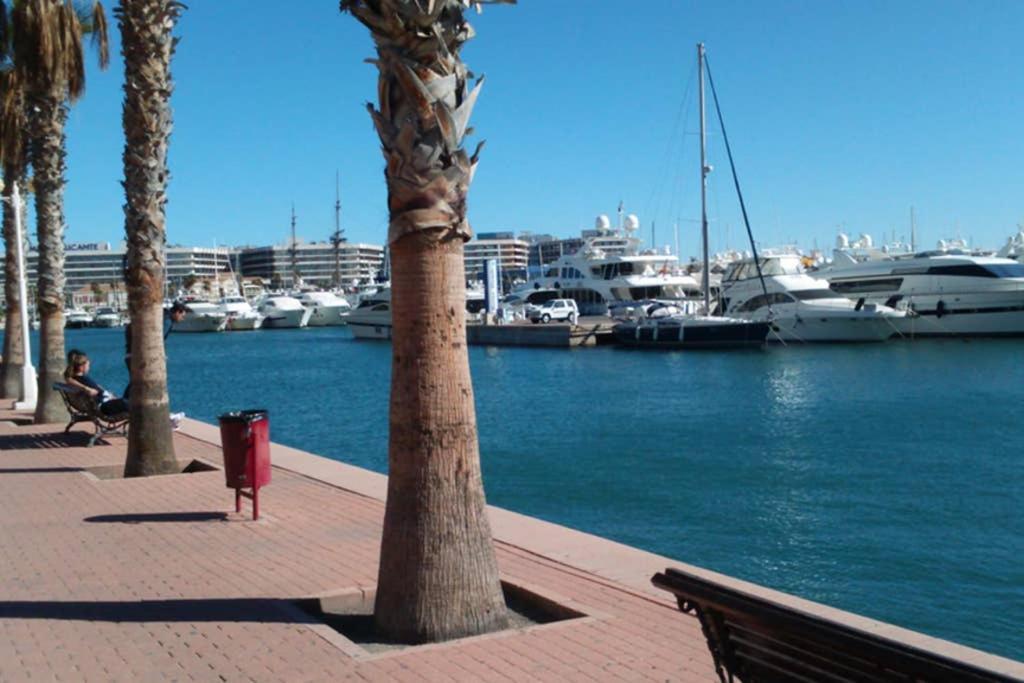 Apartamento En El Centro De Alicante Bagian luar foto