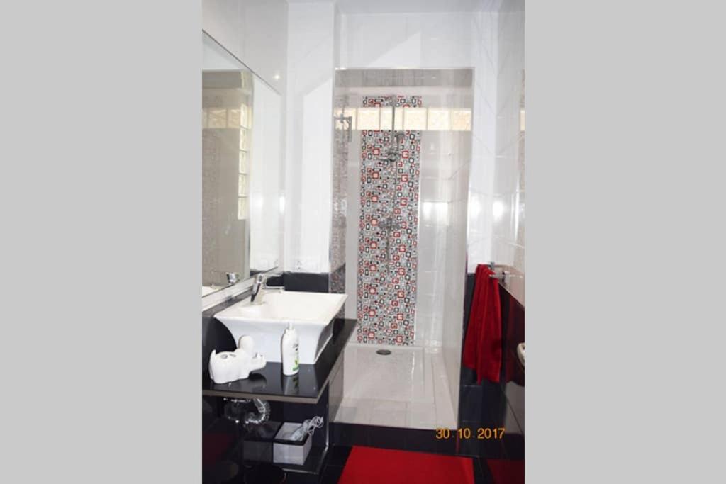 Apartamento En El Centro De Alicante Bagian luar foto