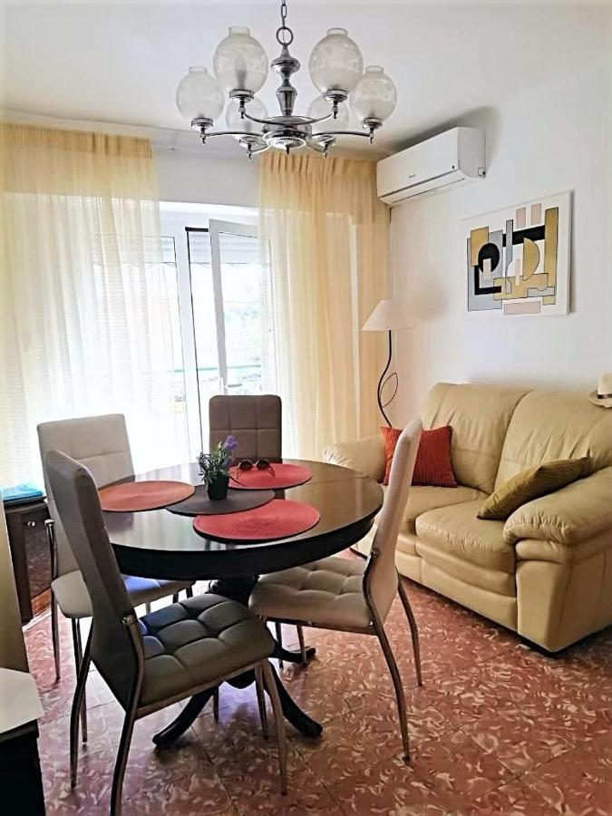 Apartamento En El Centro De Alicante Bagian luar foto